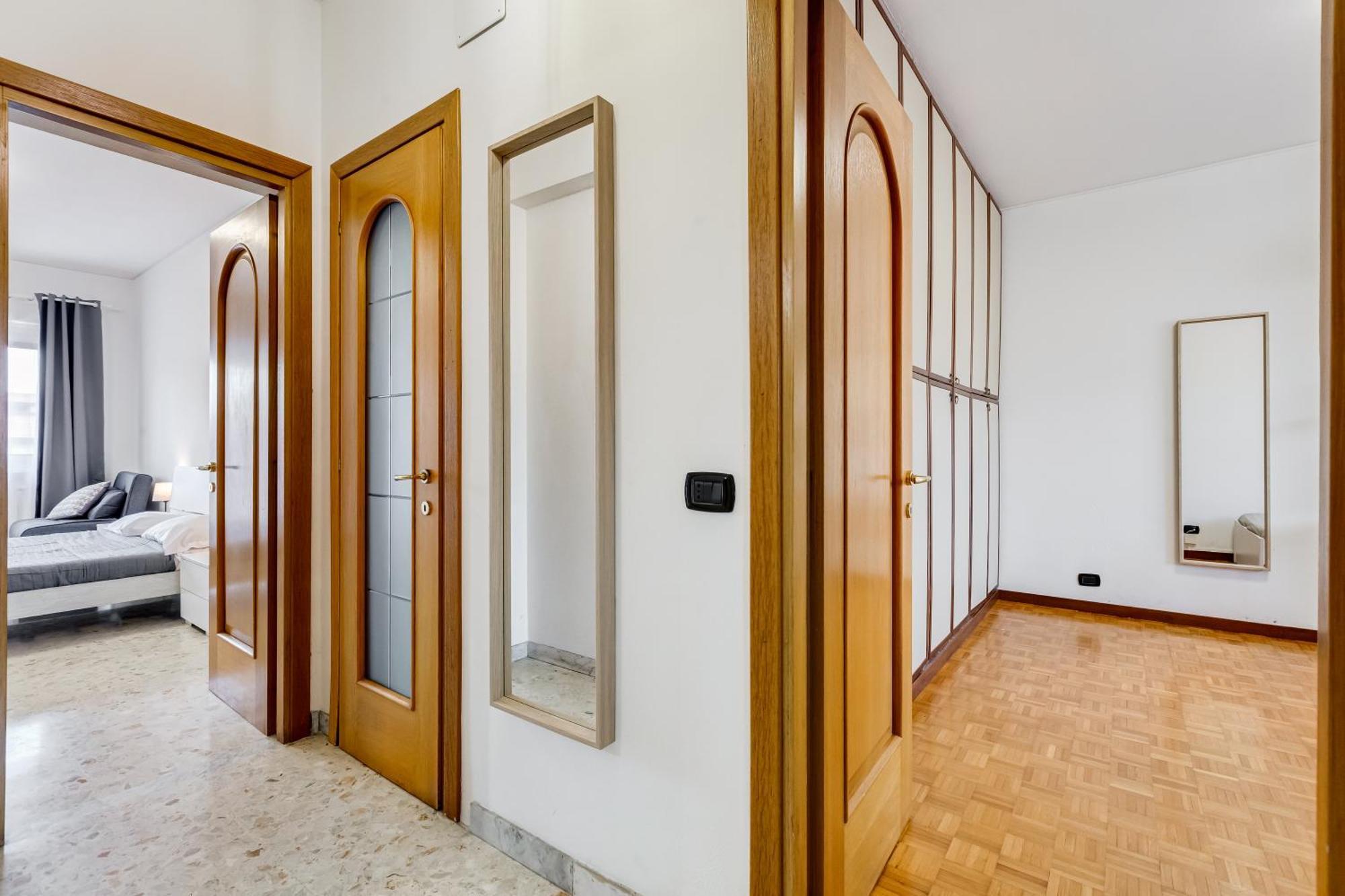 Apartment Moderno Sopra Metro A E Parco Degli Acquedotti Rom