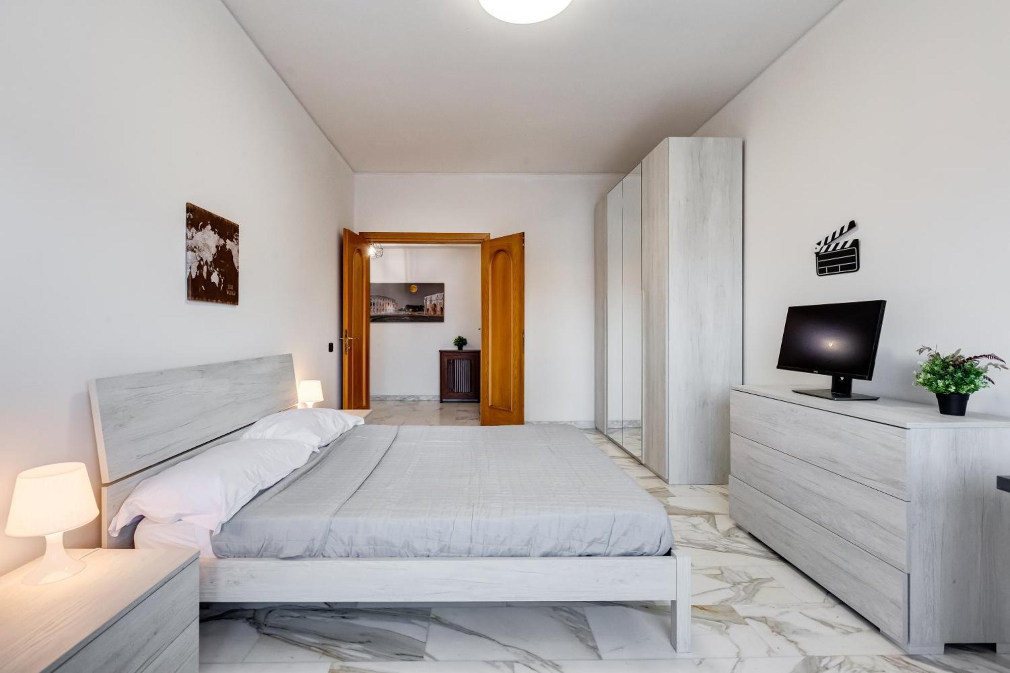 Moderno Sopra Metro A E Parco Degli Acquedotti Apartment Rom